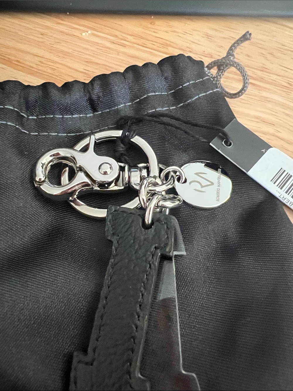 Black Leather 'I' Keyring Charm with Silver Hardware - Picture 3 of 4